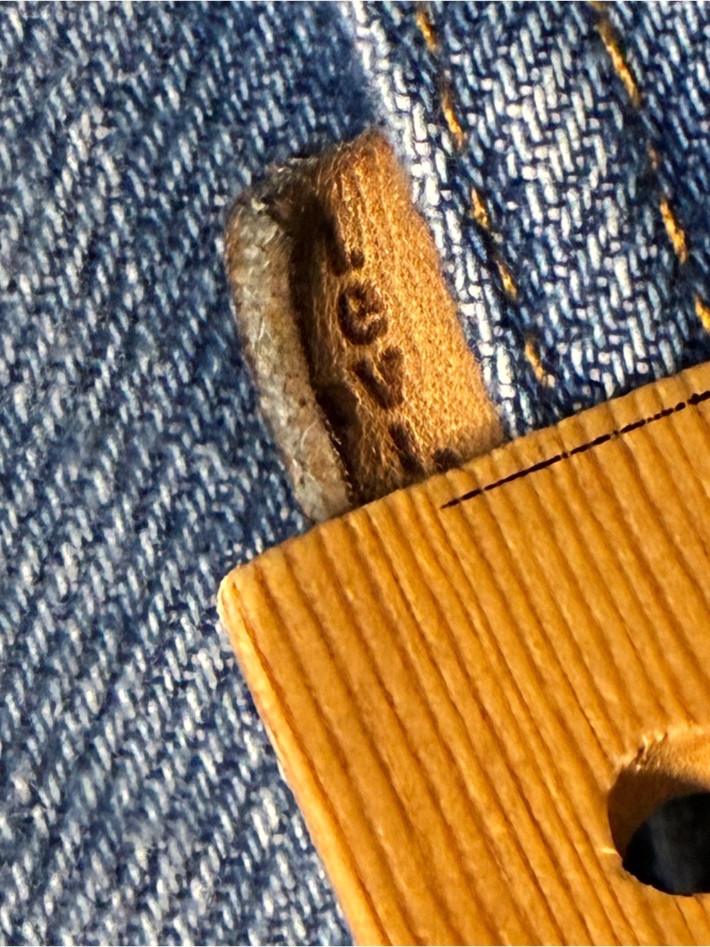 Levi’s 540 Jeans Mens 42x35 Blue Denim Brown Tab Made USA Vintage (1) - Picture 9 of 15